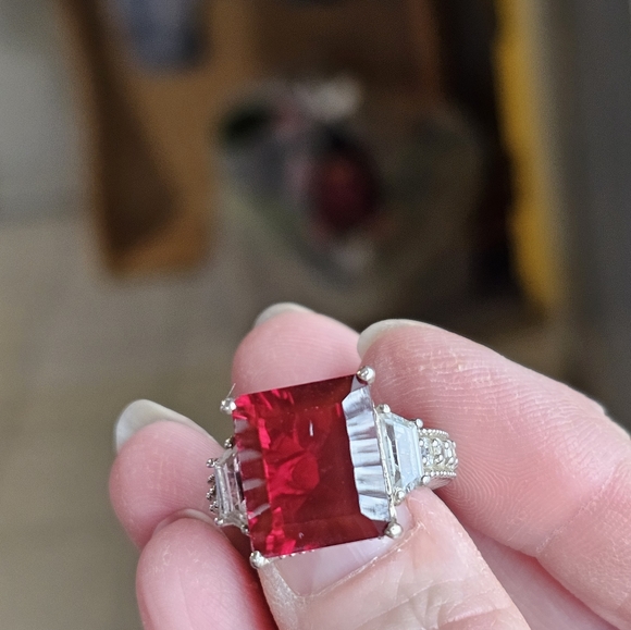 Blazing Red Quartz & White Topaz Ring in Platinum/925 Size 6 - Picture 7 of 11
